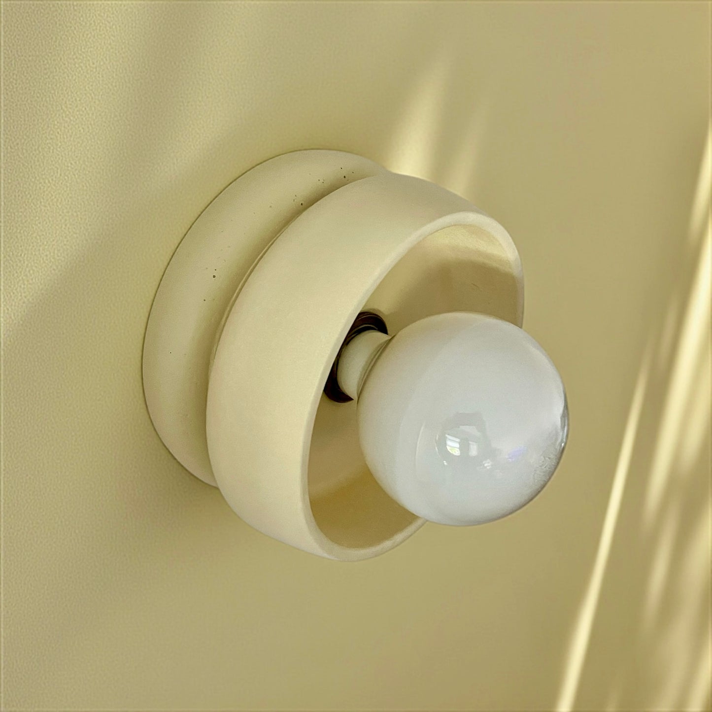 CRINIS Wall Sconce